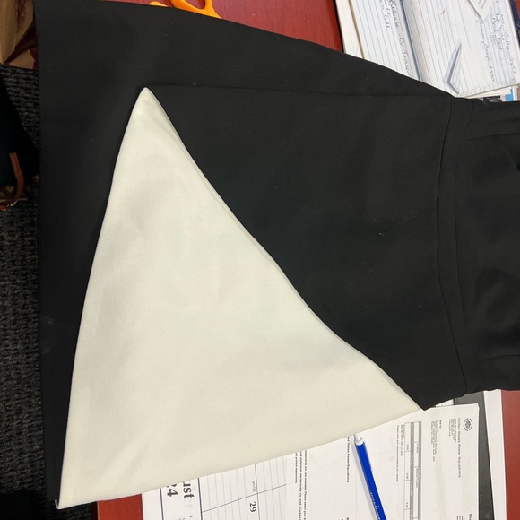 Elegant dress for date night or special occasion - Picture 3 of 4